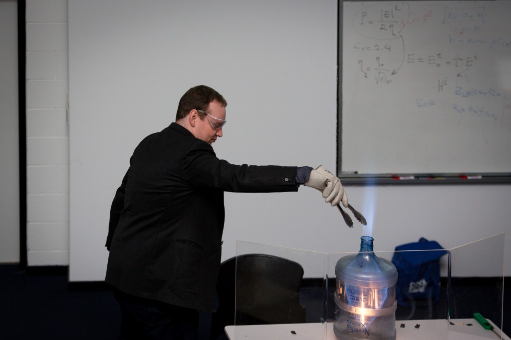 Demonstrating a methanol pulsejet - the "whoosh bottle"
